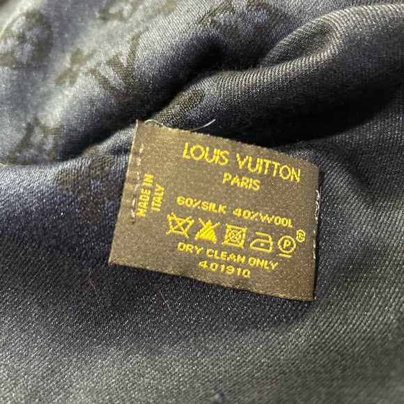 Louis Vuitton Monogram Classique Silk & Wool Square Shawl - Picture 7 of 10